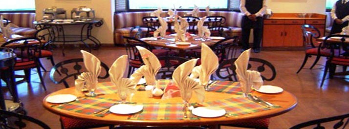 347/La Place Sroavar Portico - Lucknow 04.jpg